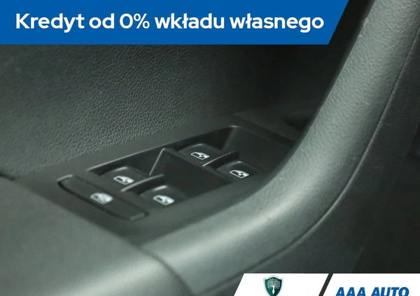 Skoda Octavia cena 42000 przebieg: 197693, rok produkcji 2018 z Kazimierza Wielka małe 211